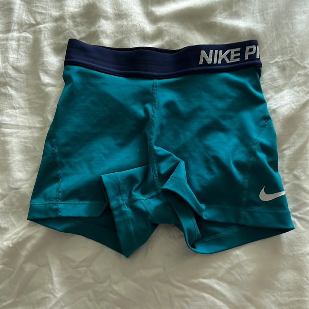 XS Nike Pro Women’s Shorts